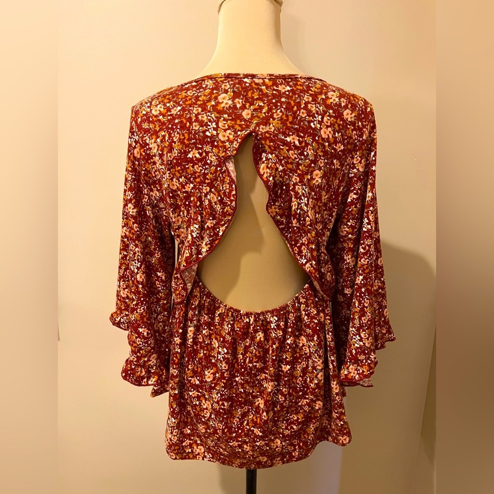 Willow & Root Floral Open-Back Blouse, size Small